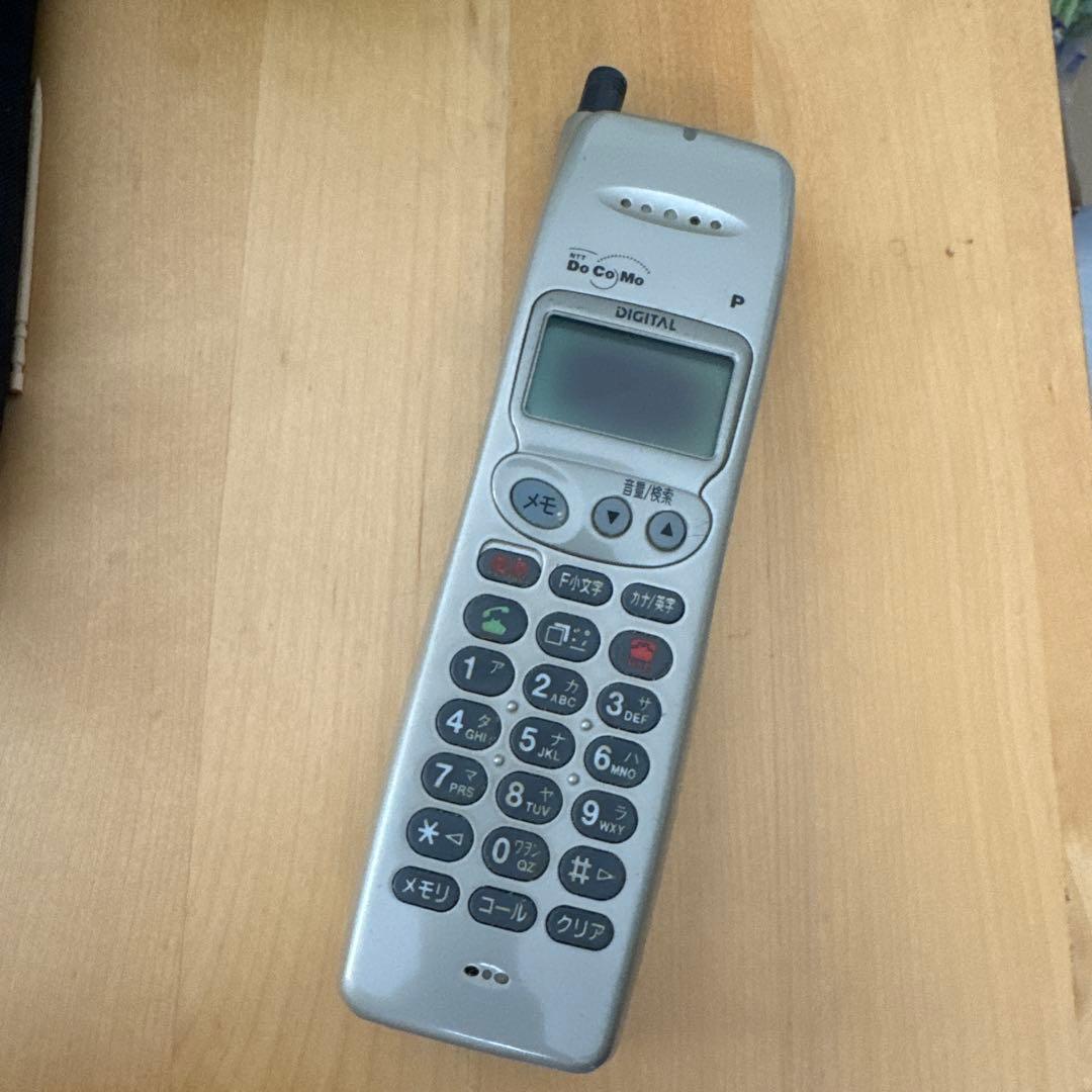 docomo P101 HYPER デジタルムーバ シャンパンゴールド mova