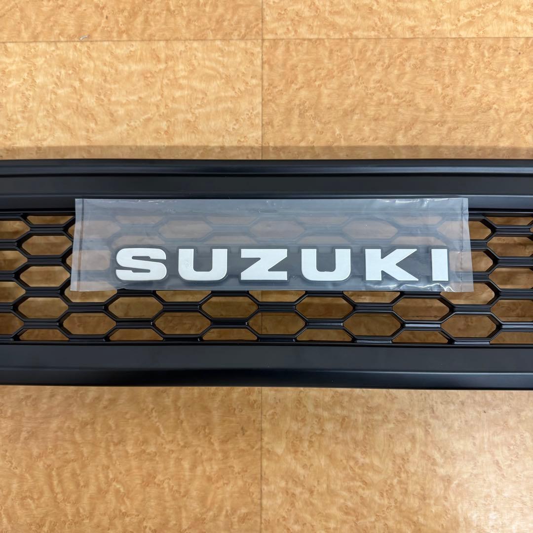ジムニーJB64 JB74 JC74 フロントグリル SUZUKIロゴマーク付