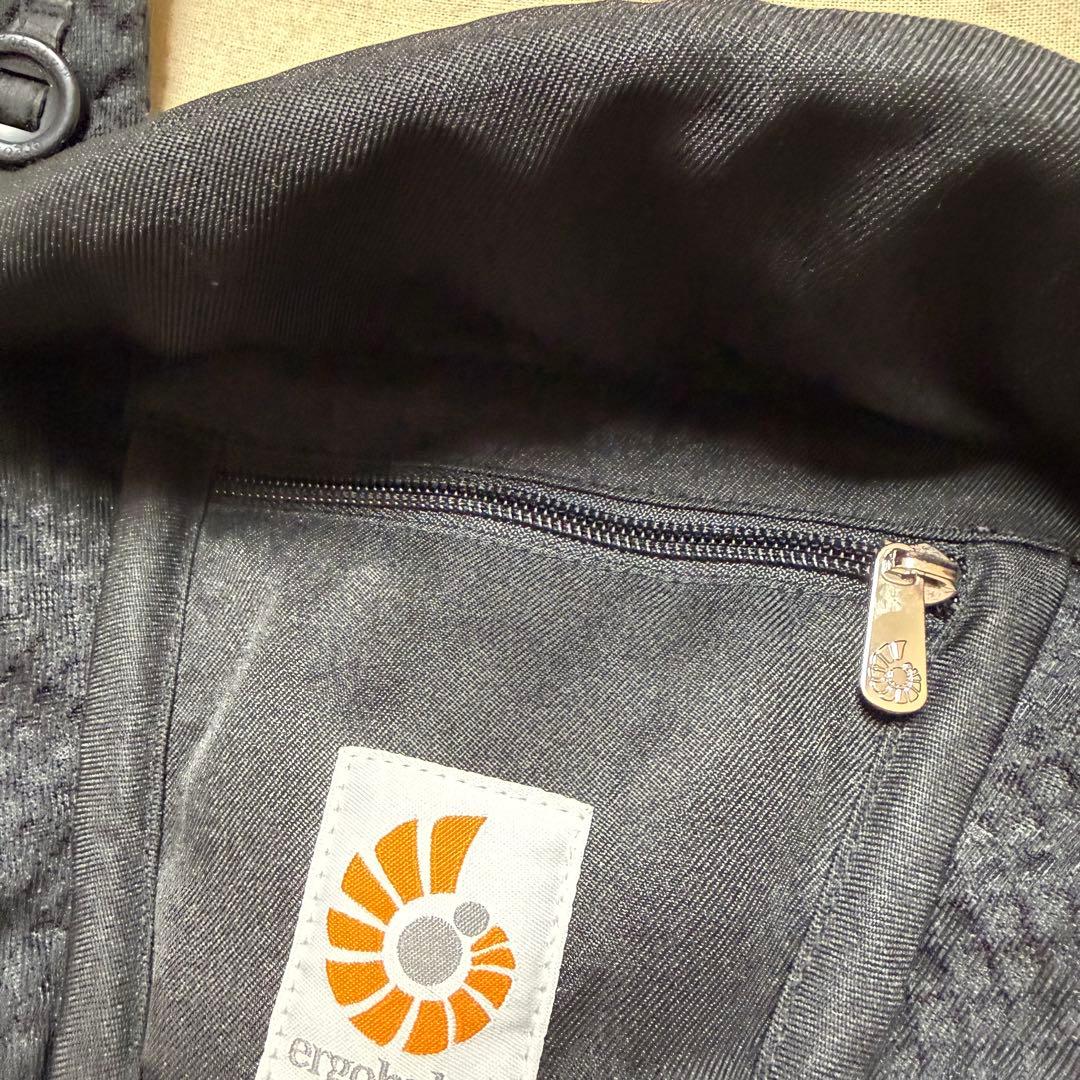 エルゴベビーオムニブリーズ☆抱っこ紐ダマスクよだれカバー付き☆ブラック黒