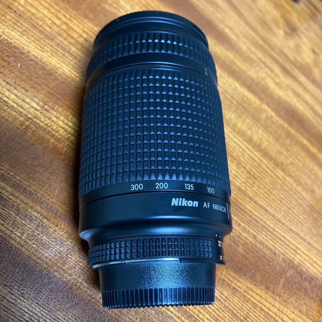 Nikon AF NIKKOR 70-300mm f/4-5.6 ズームレンズ