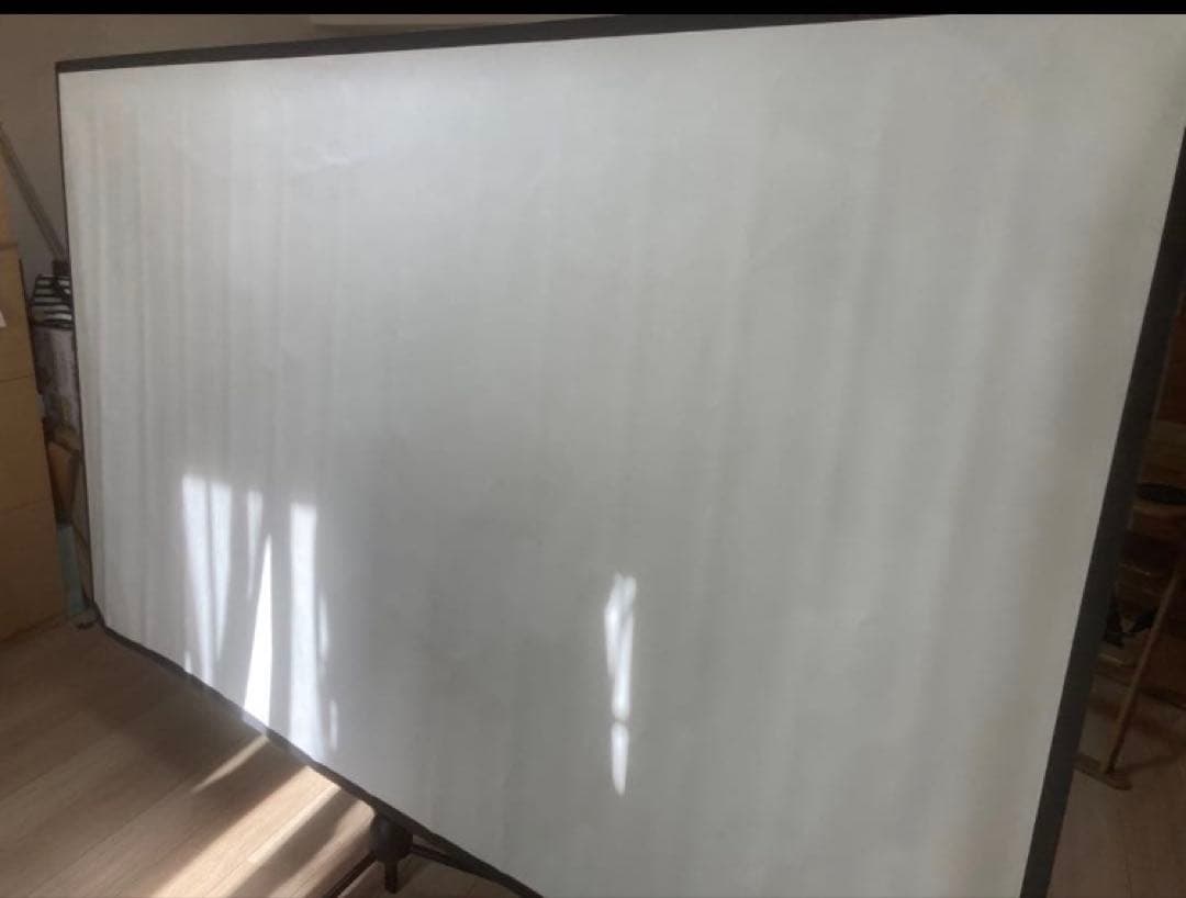 およそ110インチ 自立型プロジェクタースクリーン　キャンプにも