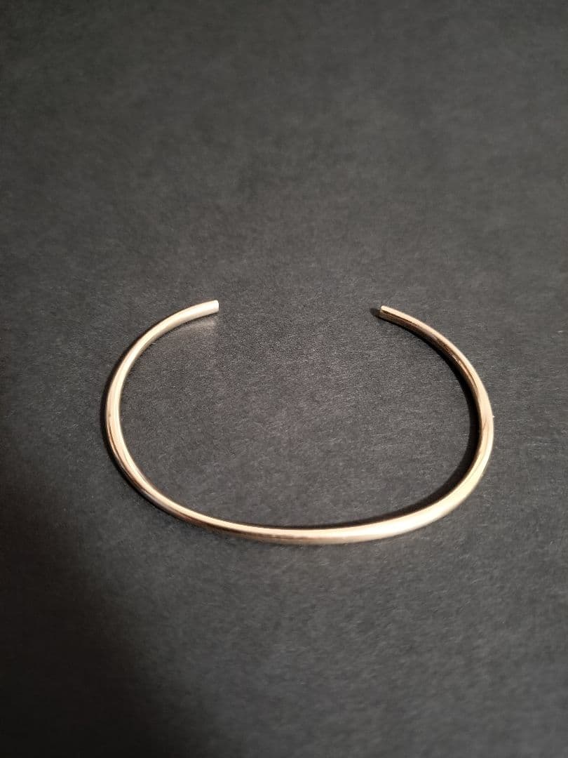 Lilas 2.5パイプC型バングル K10