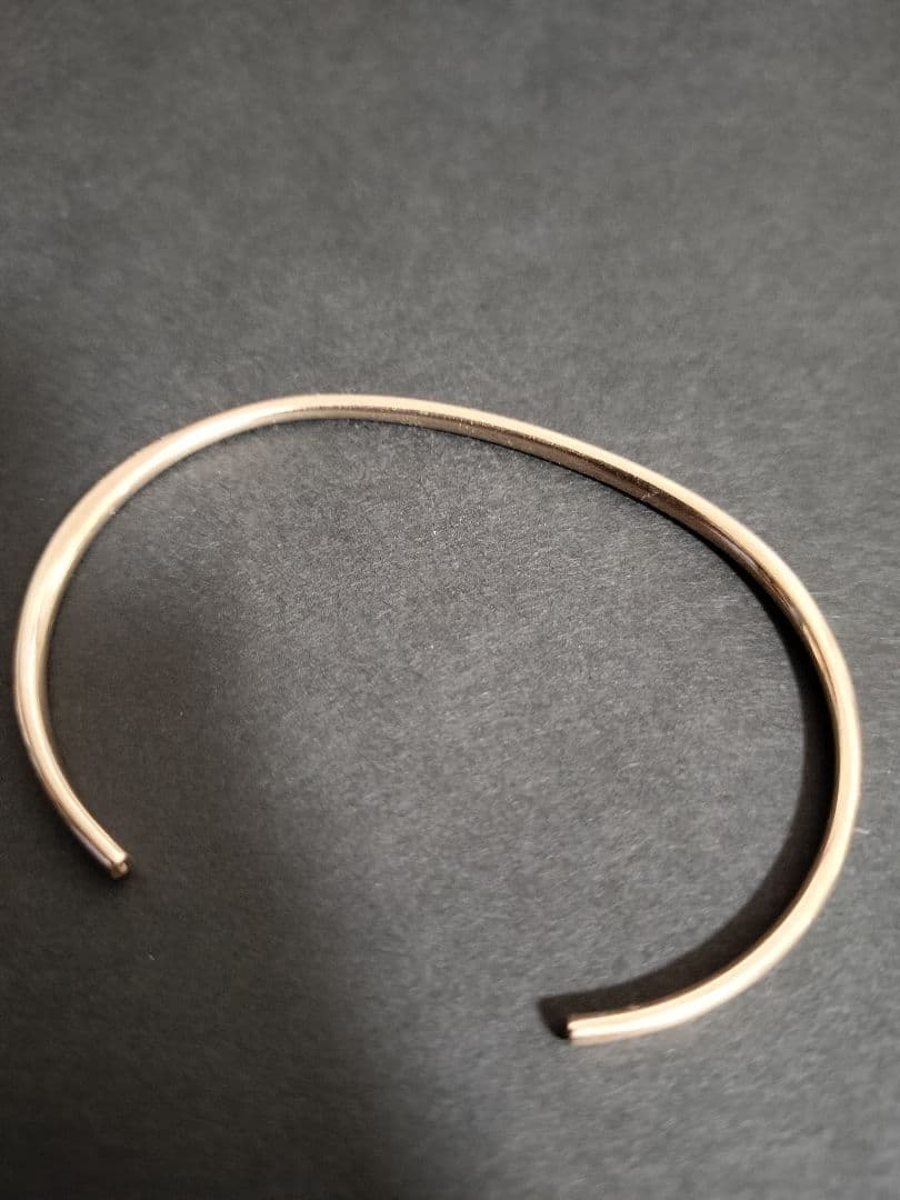 Lilas 2.5パイプC型バングル K10