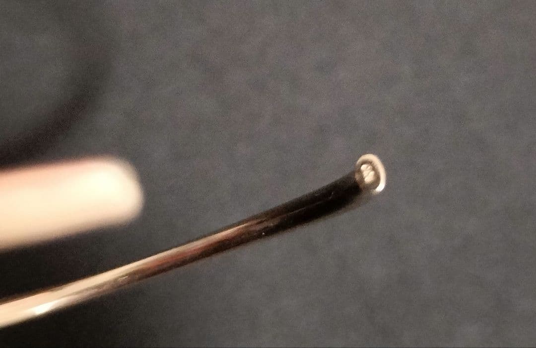 Lilas 2.5パイプC型バングル K10