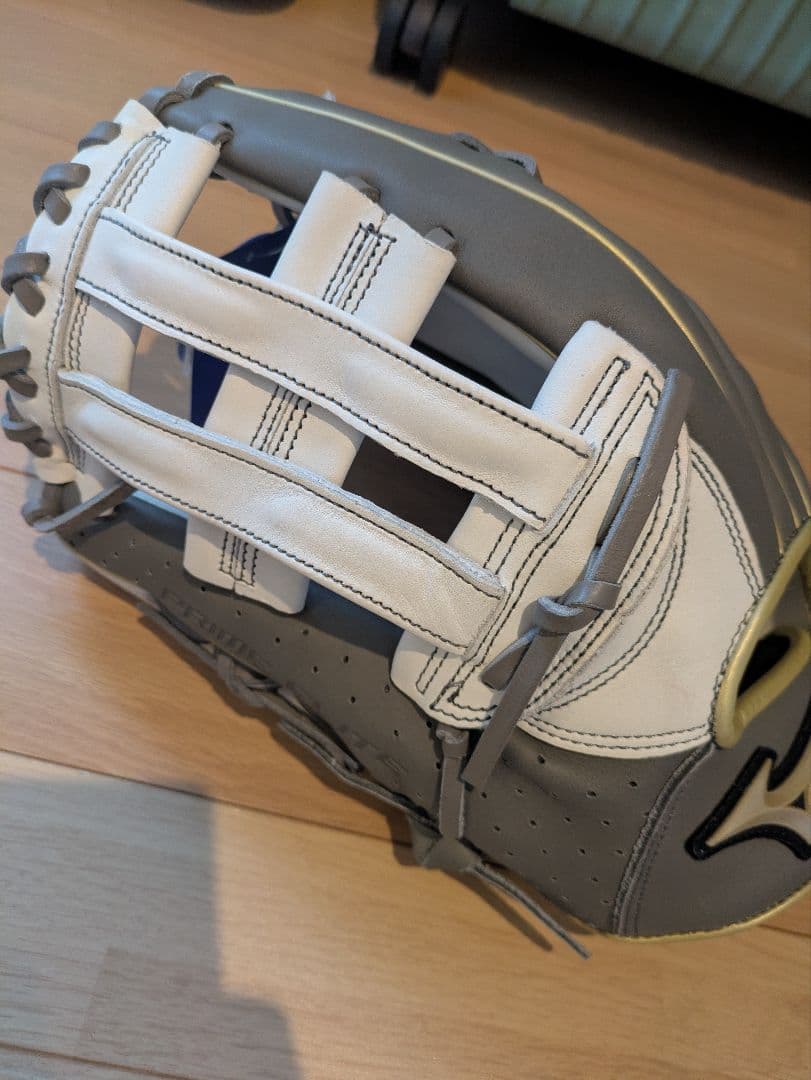 【本日のみ】MIZUNO PRIME ELITE 軟式用 ホワイト＆グレー