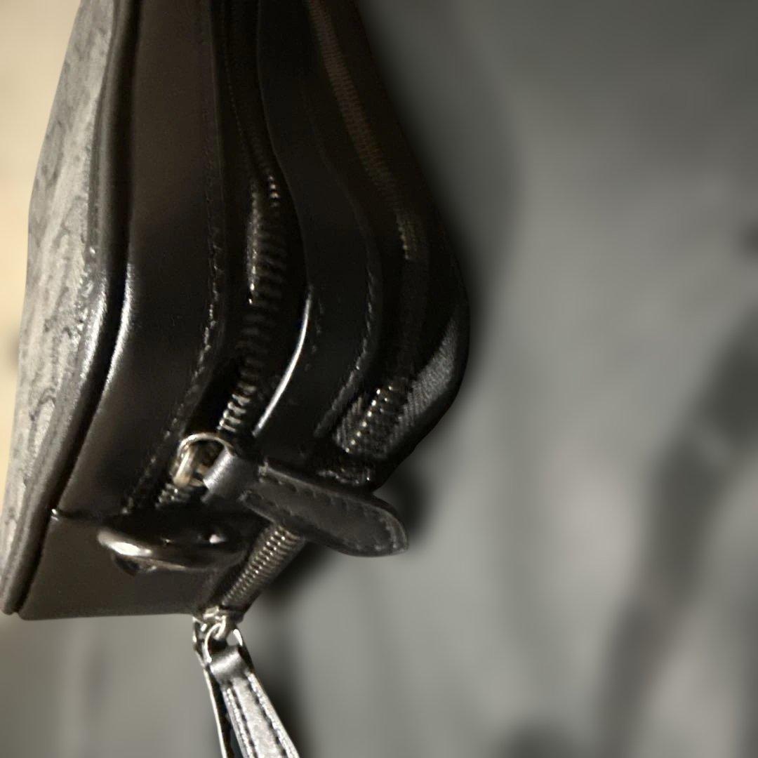 ブラック総柄ショルダーバッグ　コーチ