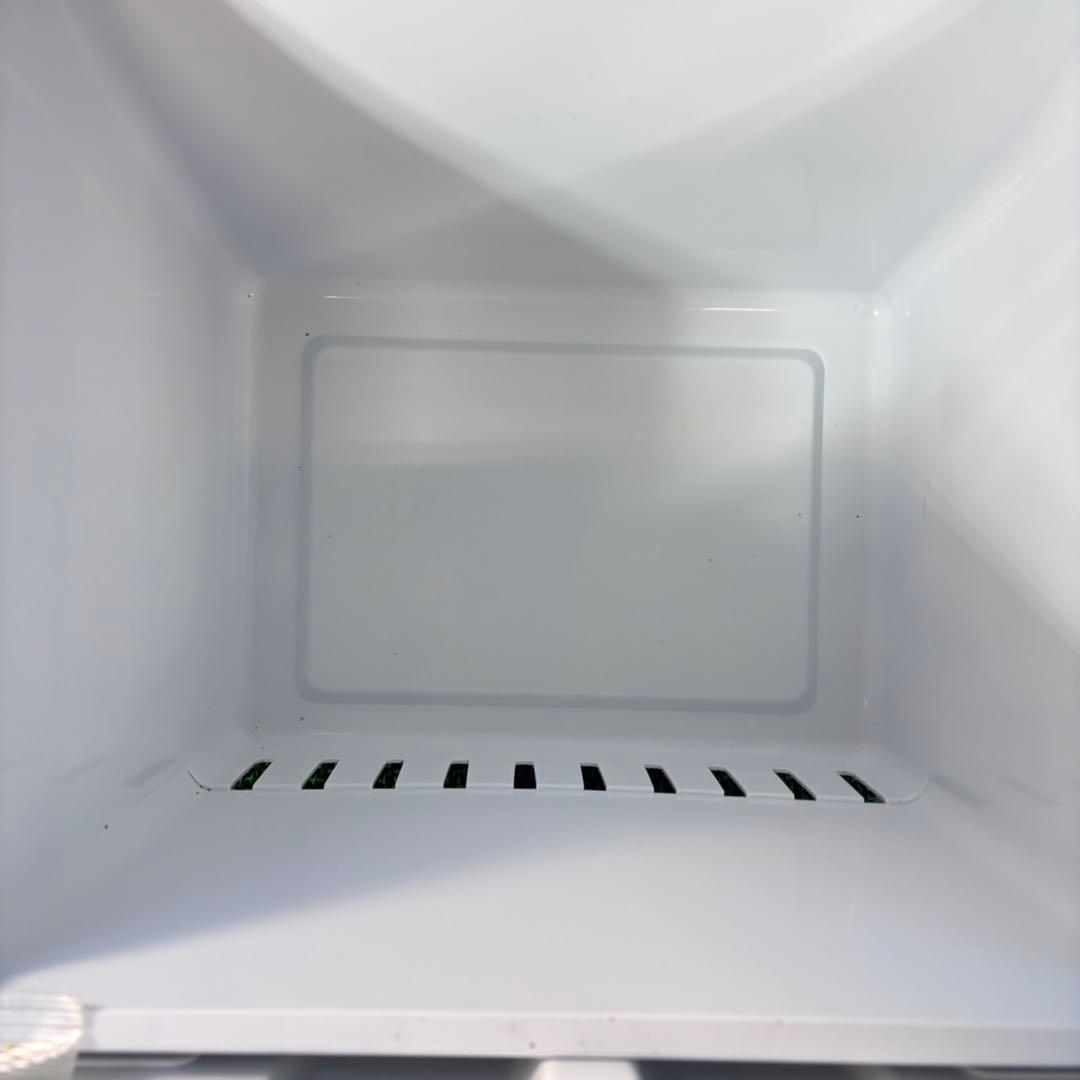 735 ブラックカラー冷蔵庫　100L強　小型　一人暮らし　右開き　2ドア　最新