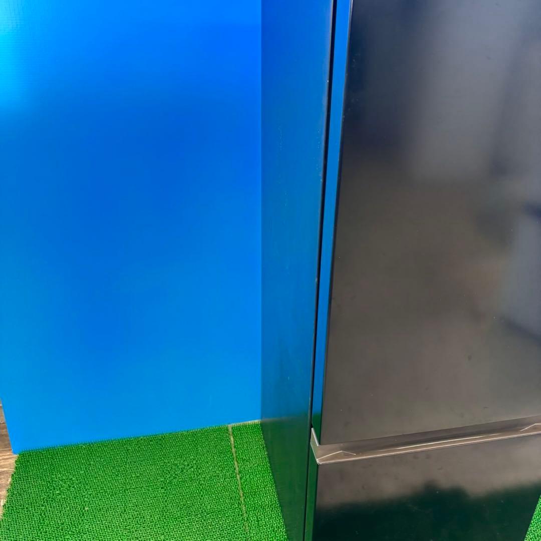 735 ブラックカラー冷蔵庫　100L強　小型　一人暮らし　右開き　2ドア　最新