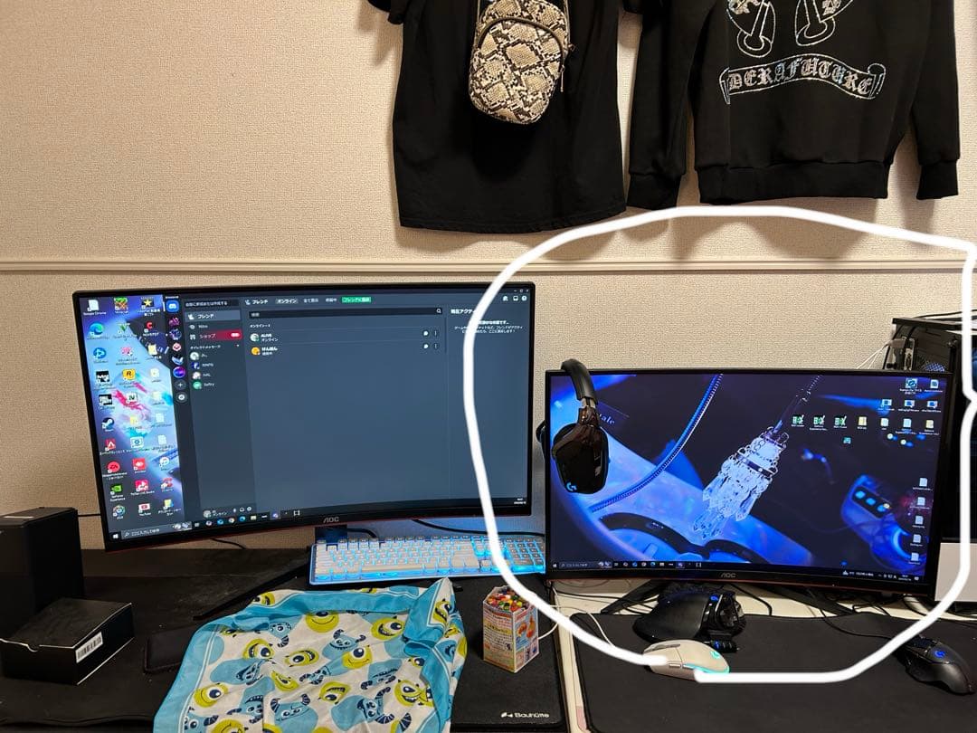 AOC 曲面 24インチ？144Hz ゲーミングモニター