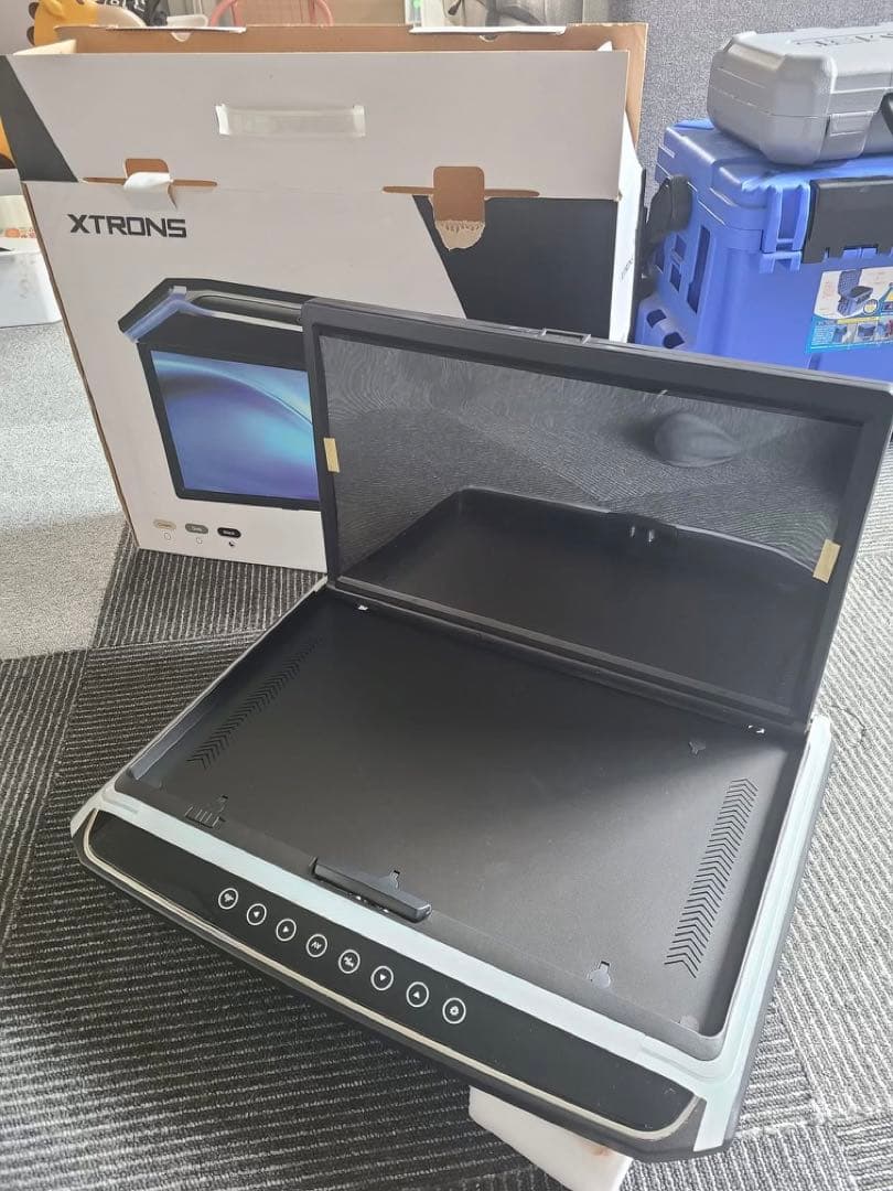 フリップダウンモニター