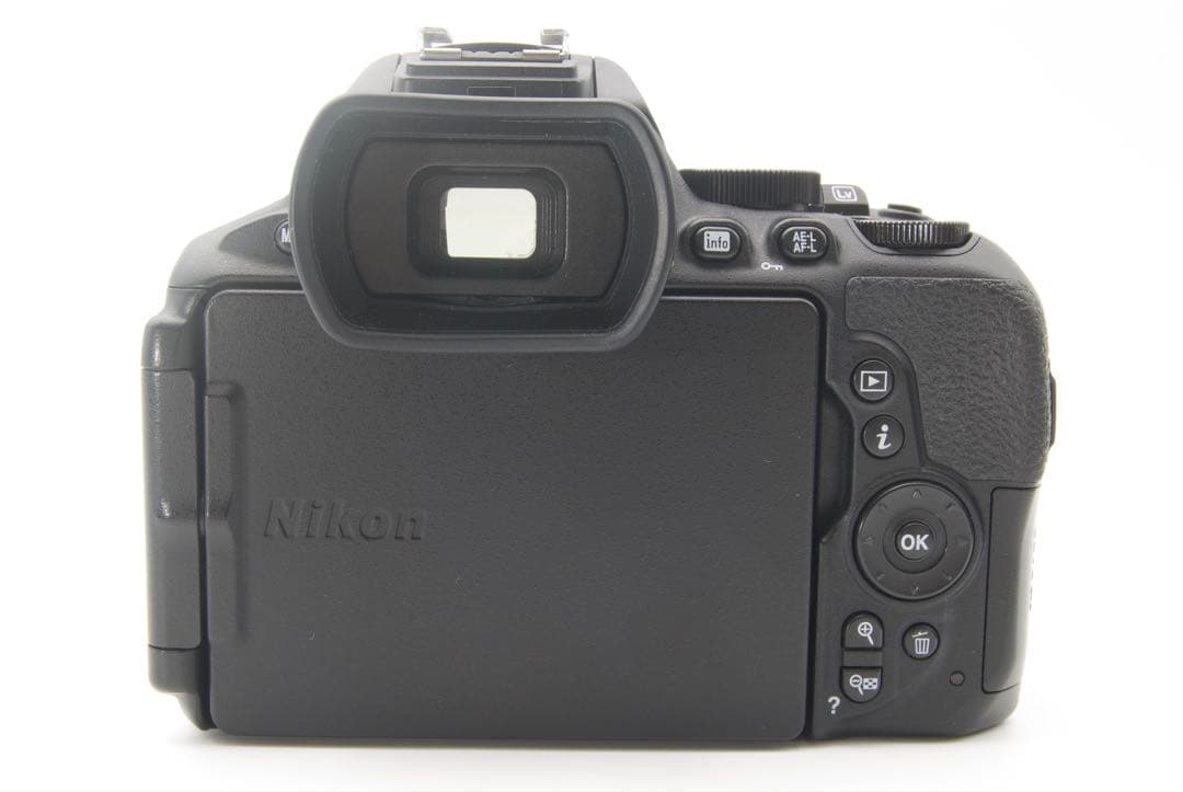 Nikon D5600 Wレンズ　自動スマホ転送　Wi-Fi Bluetooth