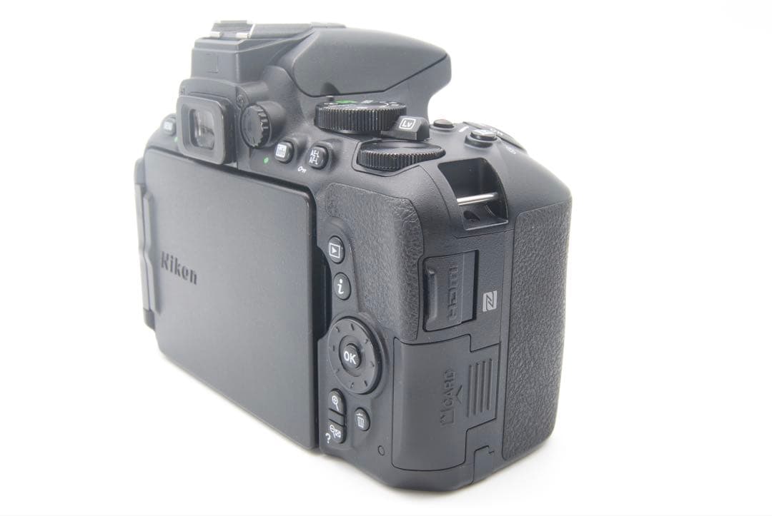 Nikon D5600 Wレンズ　自動スマホ転送　Wi-Fi Bluetooth