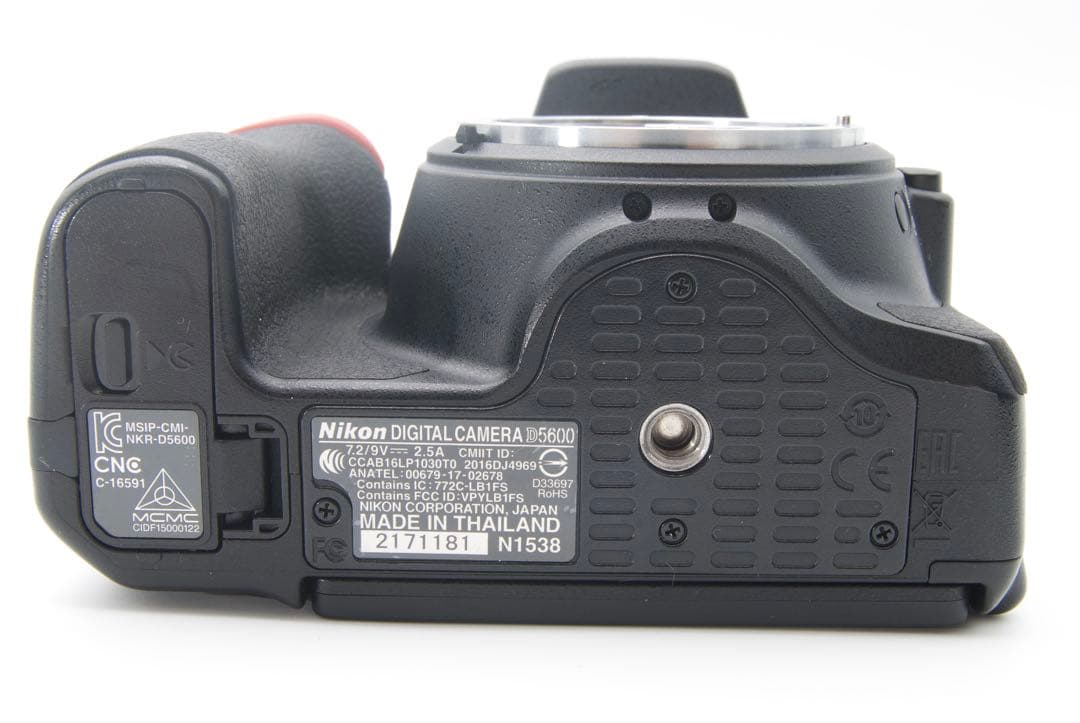 Nikon D5600 Wレンズ　自動スマホ転送　Wi-Fi Bluetooth