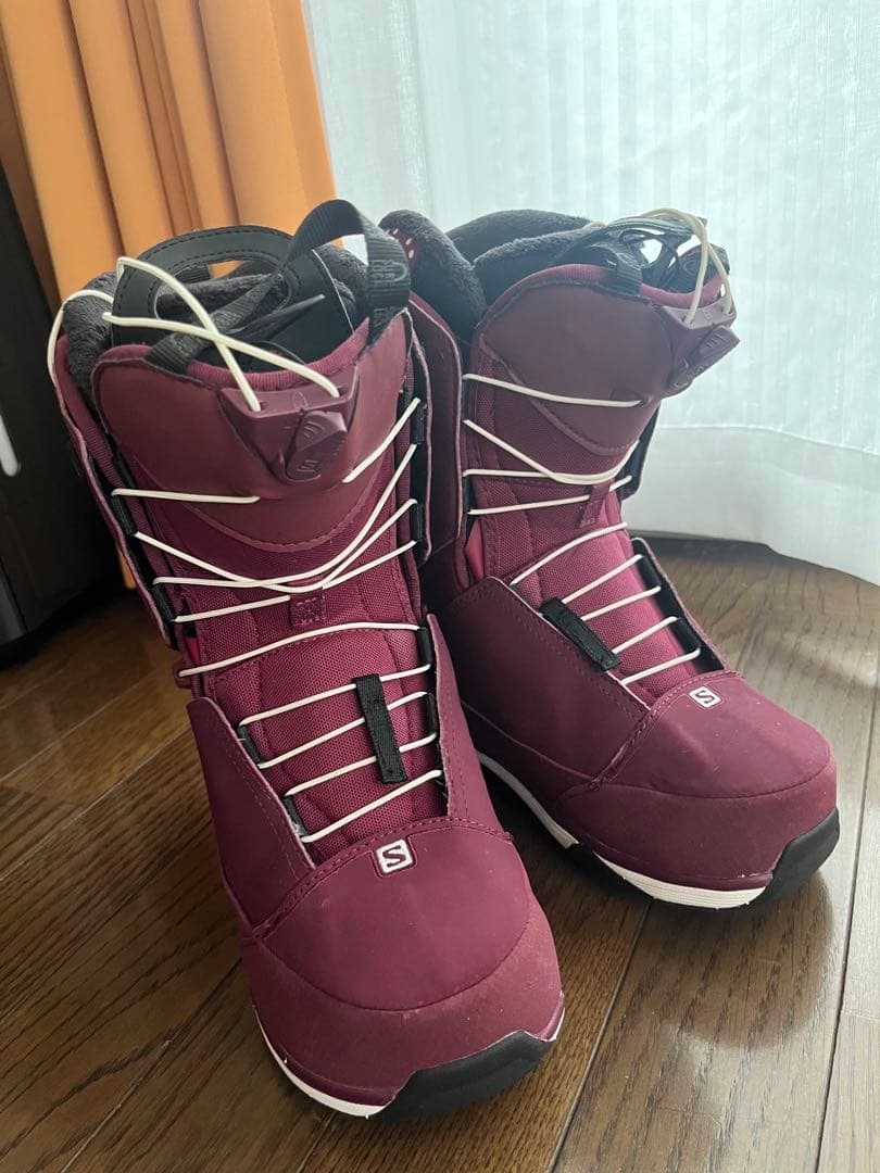 【美品】SALOMONスノボブーツ　サロモン　レディース　ドット柄