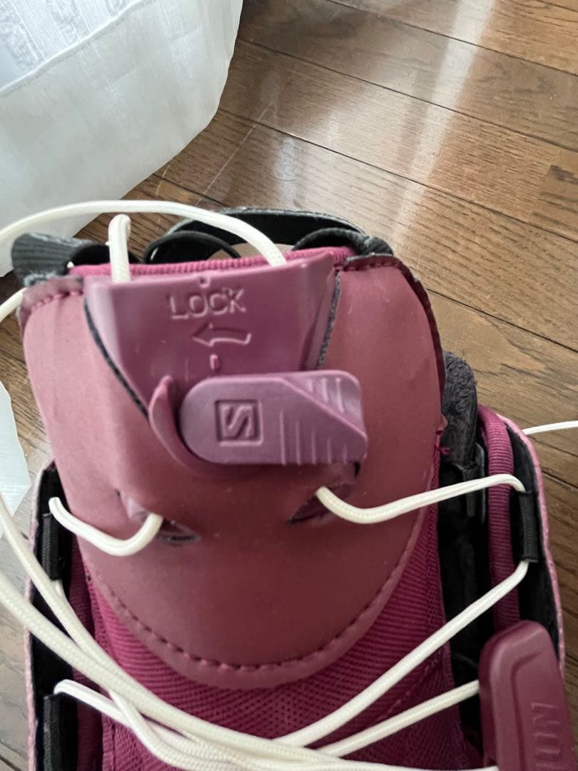 【美品】SALOMONスノボブーツ　サロモン　レディース　ドット柄