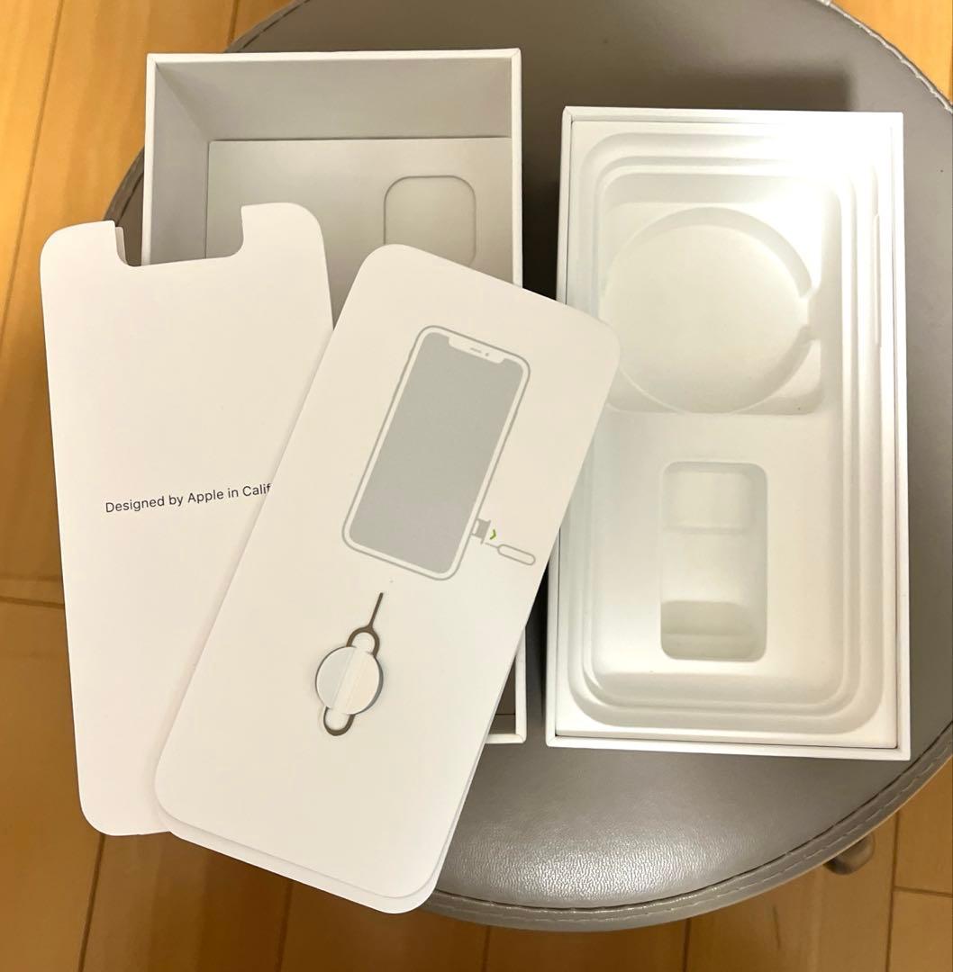 Apple iPhone 11 64GB 本体