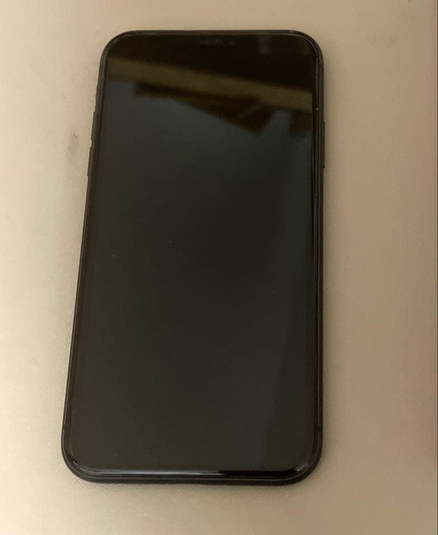 Apple iPhone 11 64GB 本体