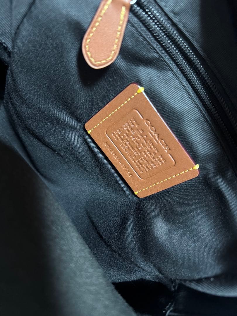 COACH シグネチャー　ボディーバック　黒