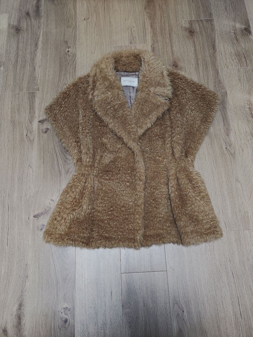 【着用回数２回】UNITED ARROWS　ボア ハーフスリーブ ベスト