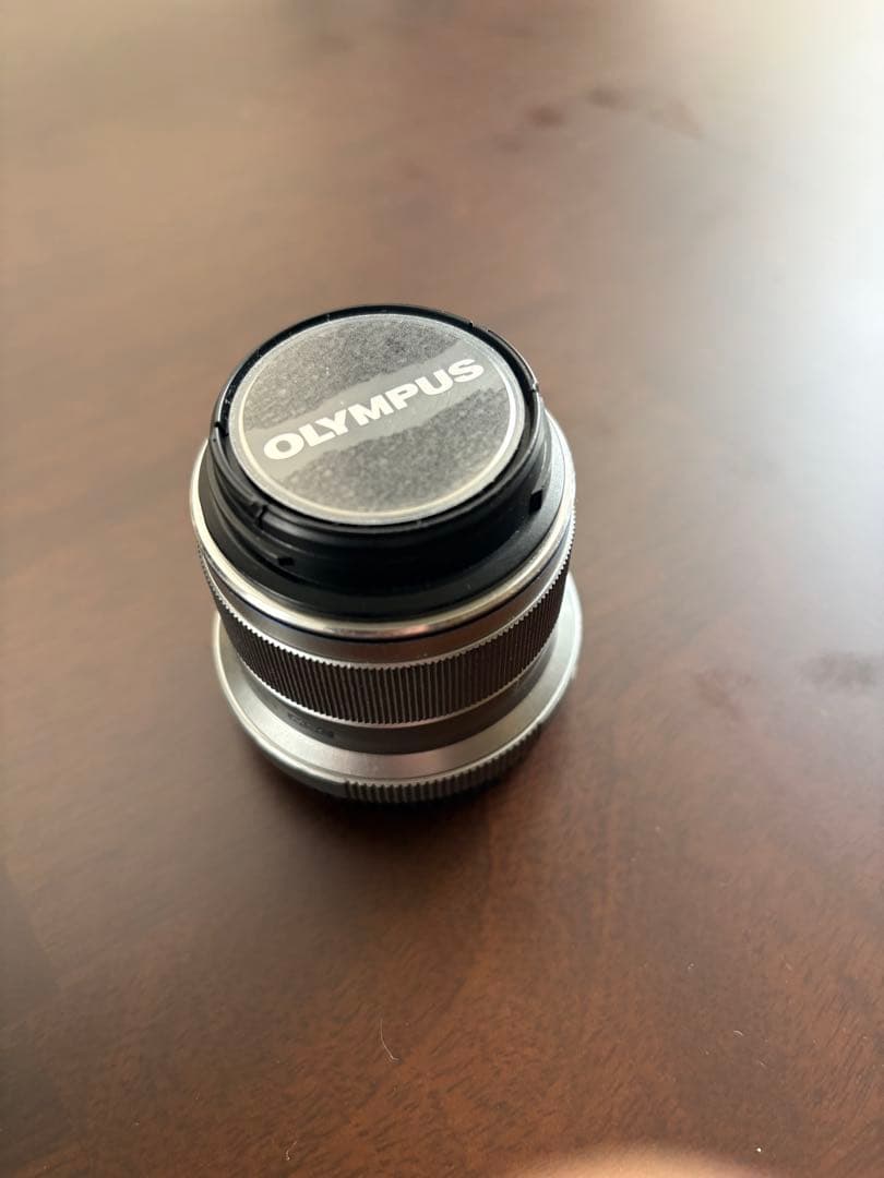 OLYMPUS 45mm f/1.8 単焦点レンズ