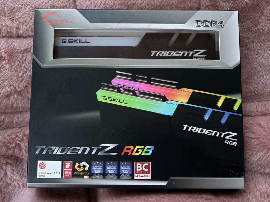 メモリー G.SKILL Trident Z RGB 16GB (8GBx2) DDR4