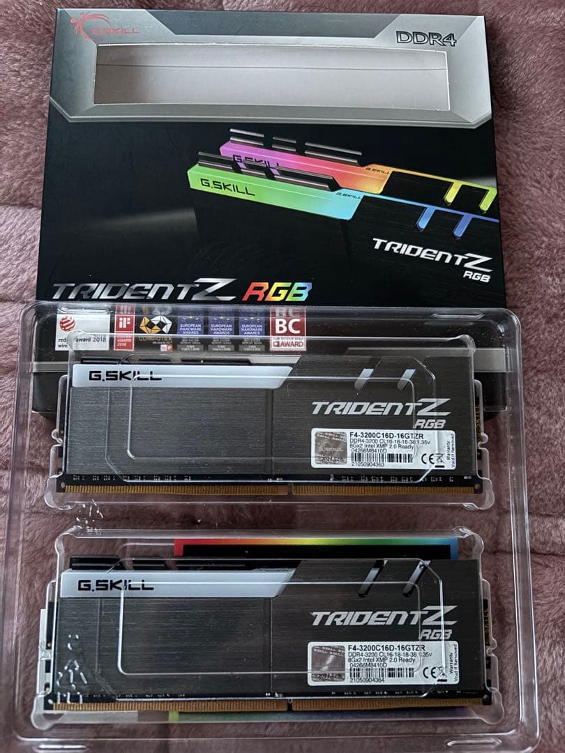 メモリー G.SKILL Trident Z RGB 16GB (8GBx2) DDR4