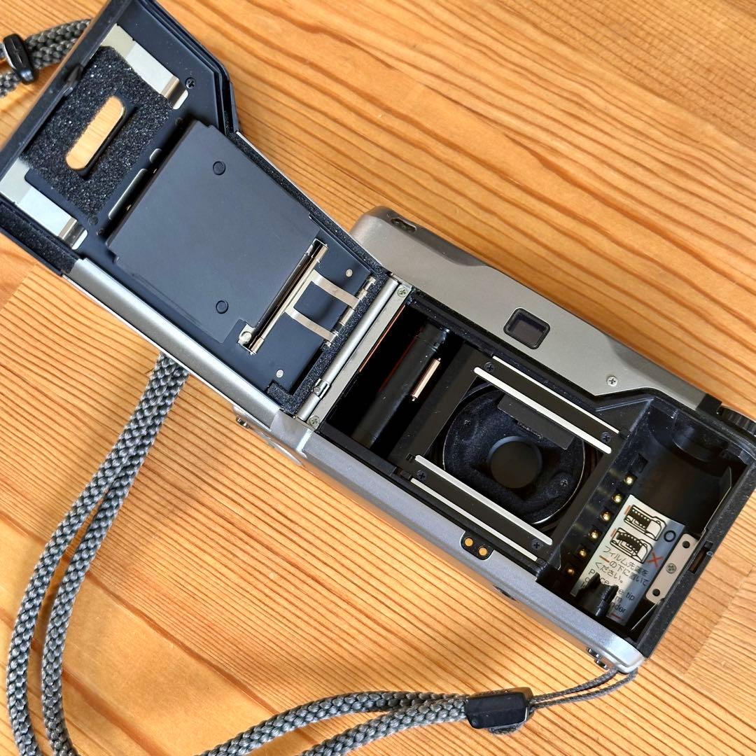 【ジャンク品　箱付き】CONTAX T2 コンパクトフィルムカメラ