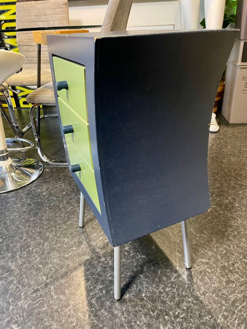 kazu8tami！　　　　　　レトロ調 3段 チェスト デザイン良し！