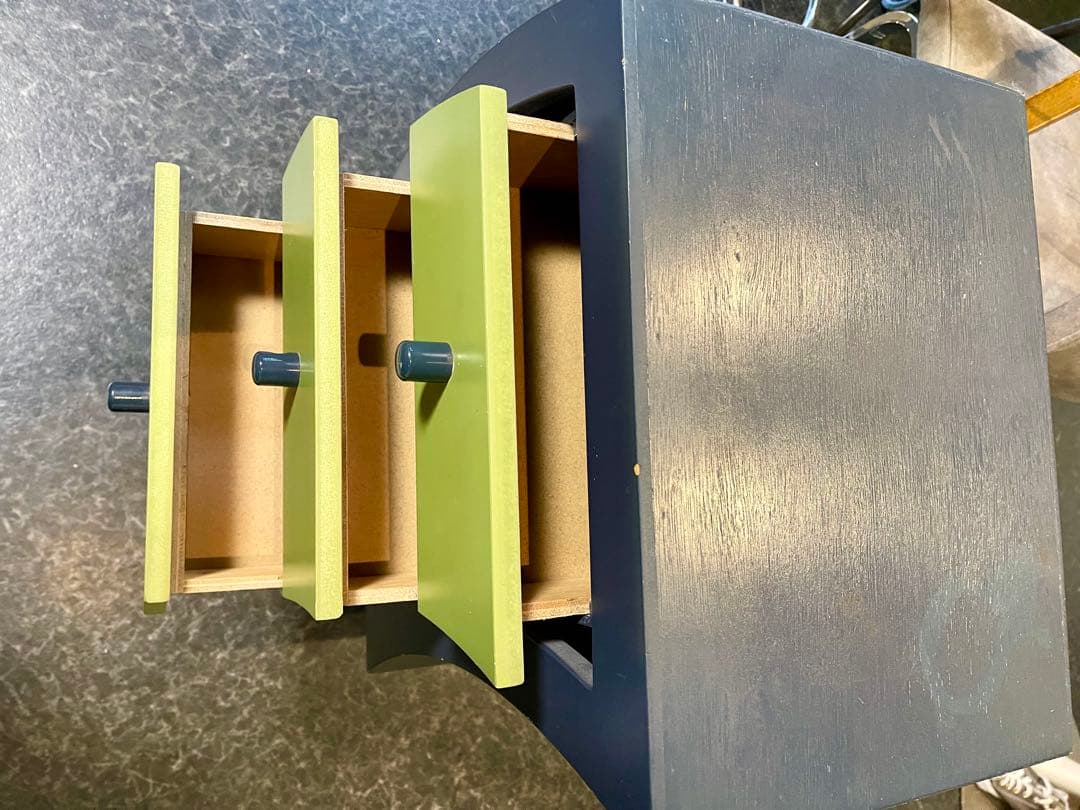 kazu8tami！　　　　　　レトロ調 3段 チェスト デザイン良し！