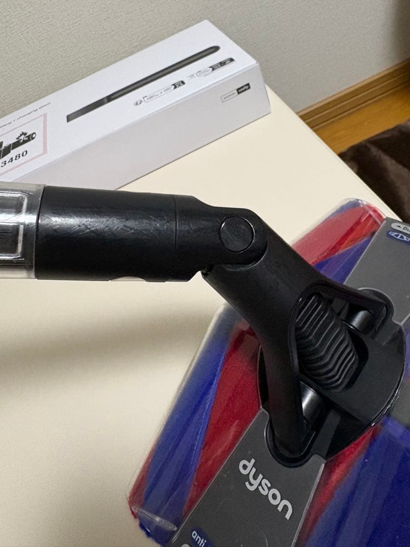 掃除機・クリーナー Dyson Pencilvac Fluffycones SV50FC