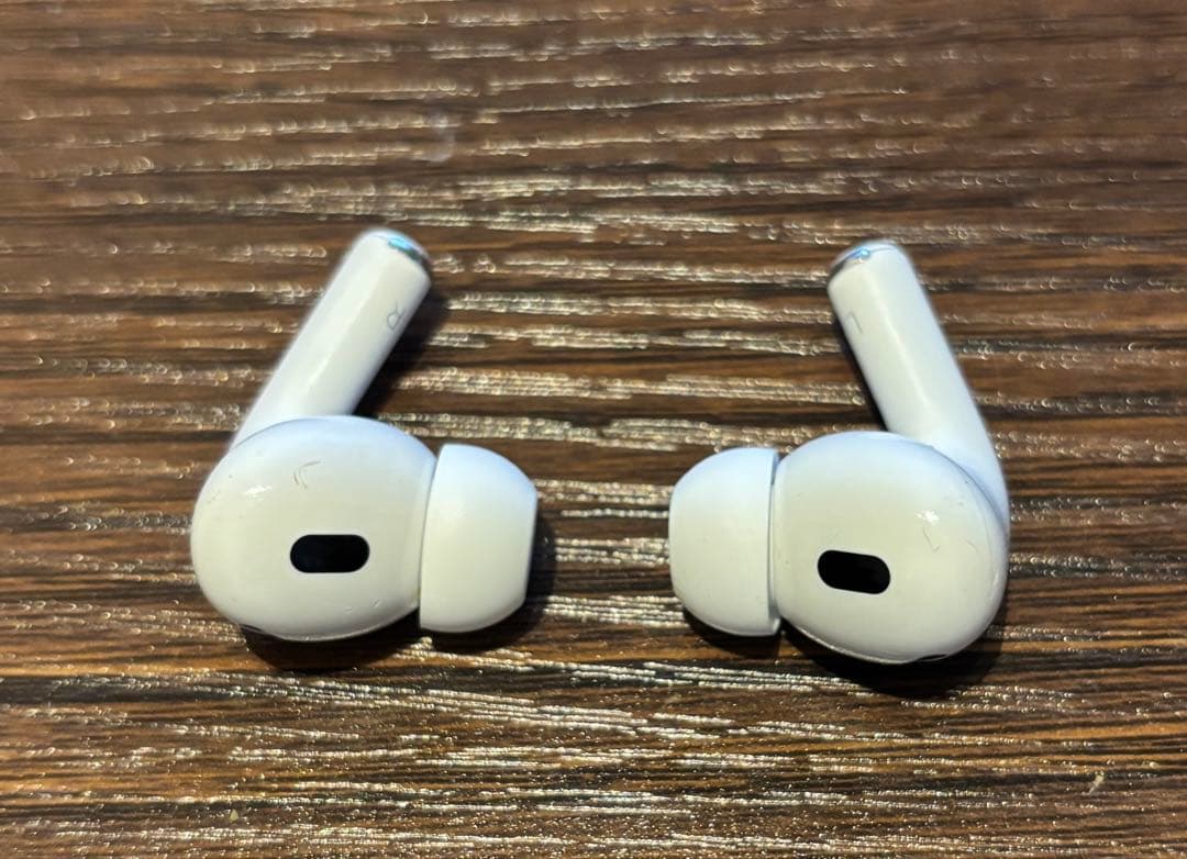 AirPods Pro2 本体、ケース