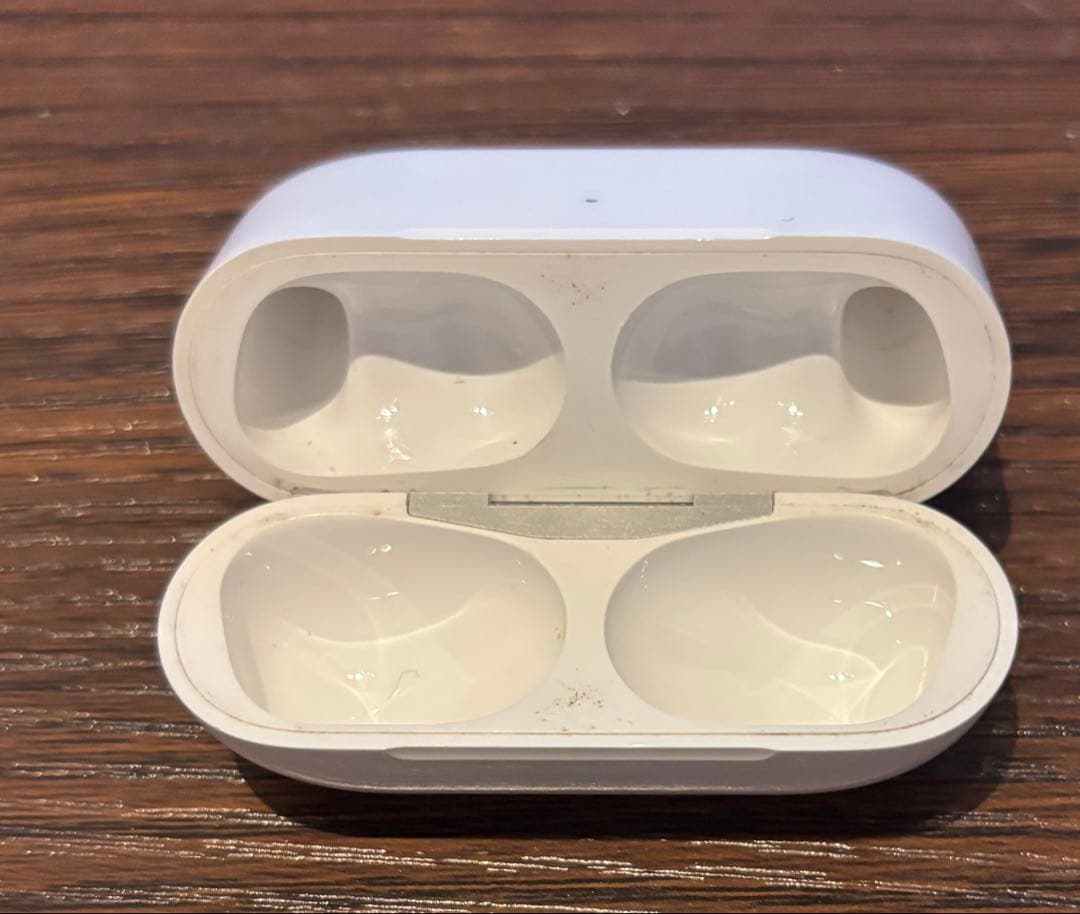 AirPods Pro2 本体、ケース