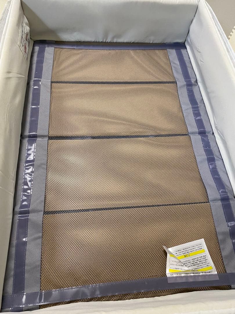 ★匿名配送★アップリカ　ココネルエアープラス　　グレー　ベビーベッド　折りたたみ