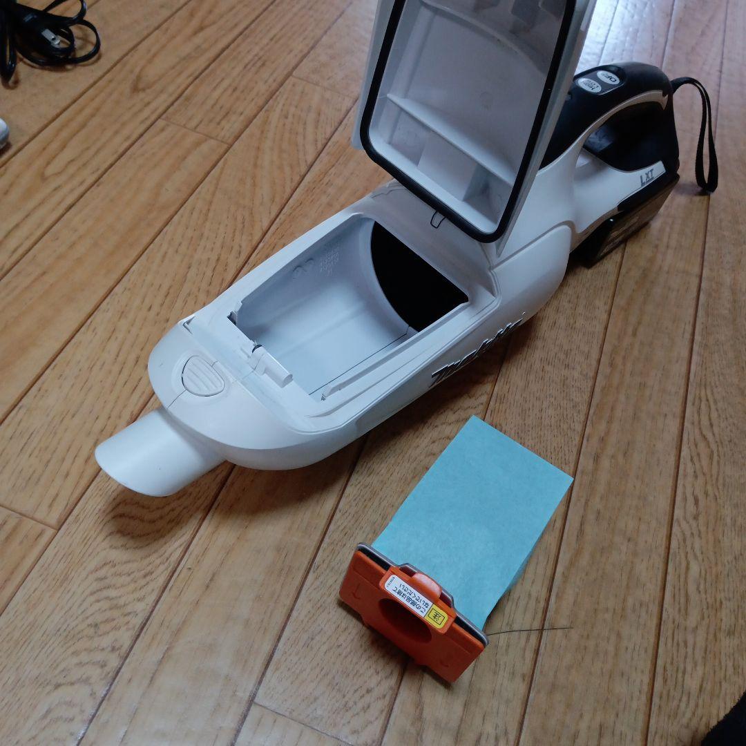 マキタ18V充電式クリーナCL−182FD純正バッテリ、急速充電器、サイクロン付