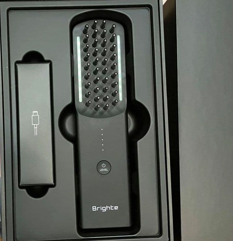 クリスマス価格!Brighte 美顔器 LEDライト機能付き