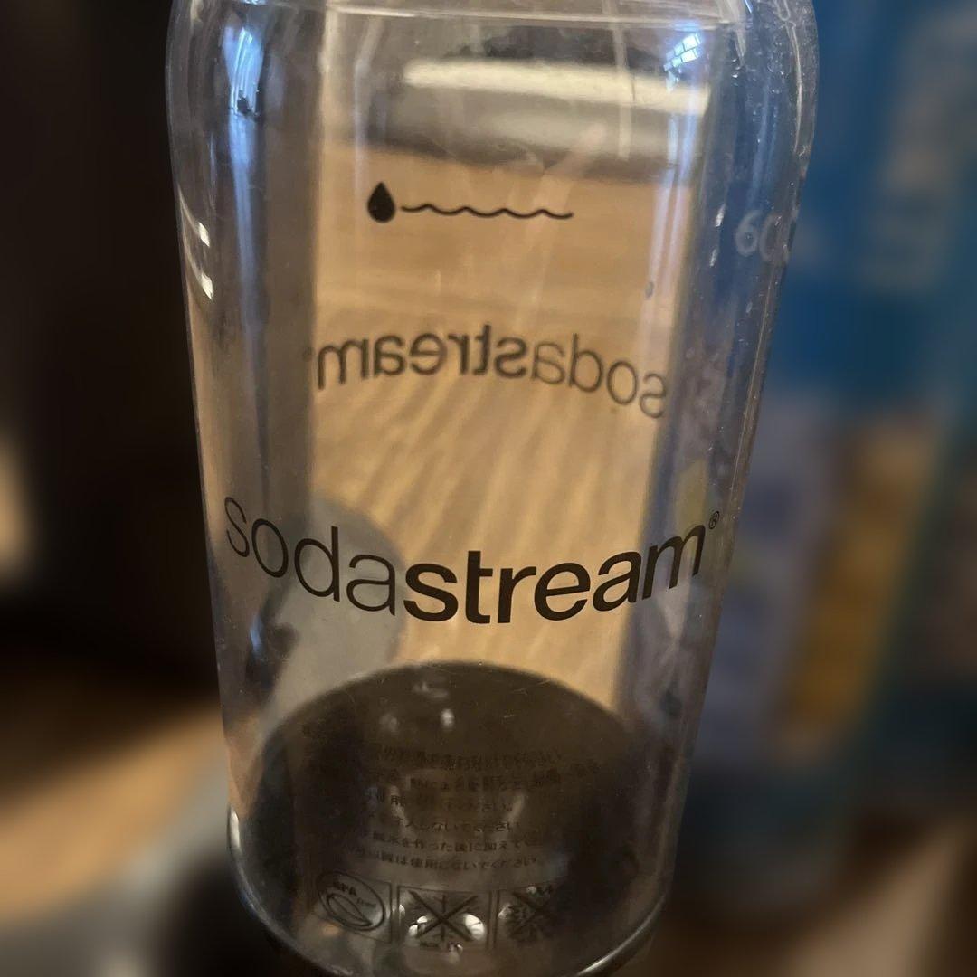 SodaStream 炭酸水メーカー CO2ボンベ3本付き