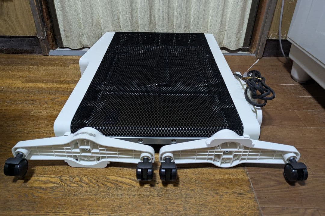 siroca 遠赤軽量ヒーター　SN-M451　 ホワイト