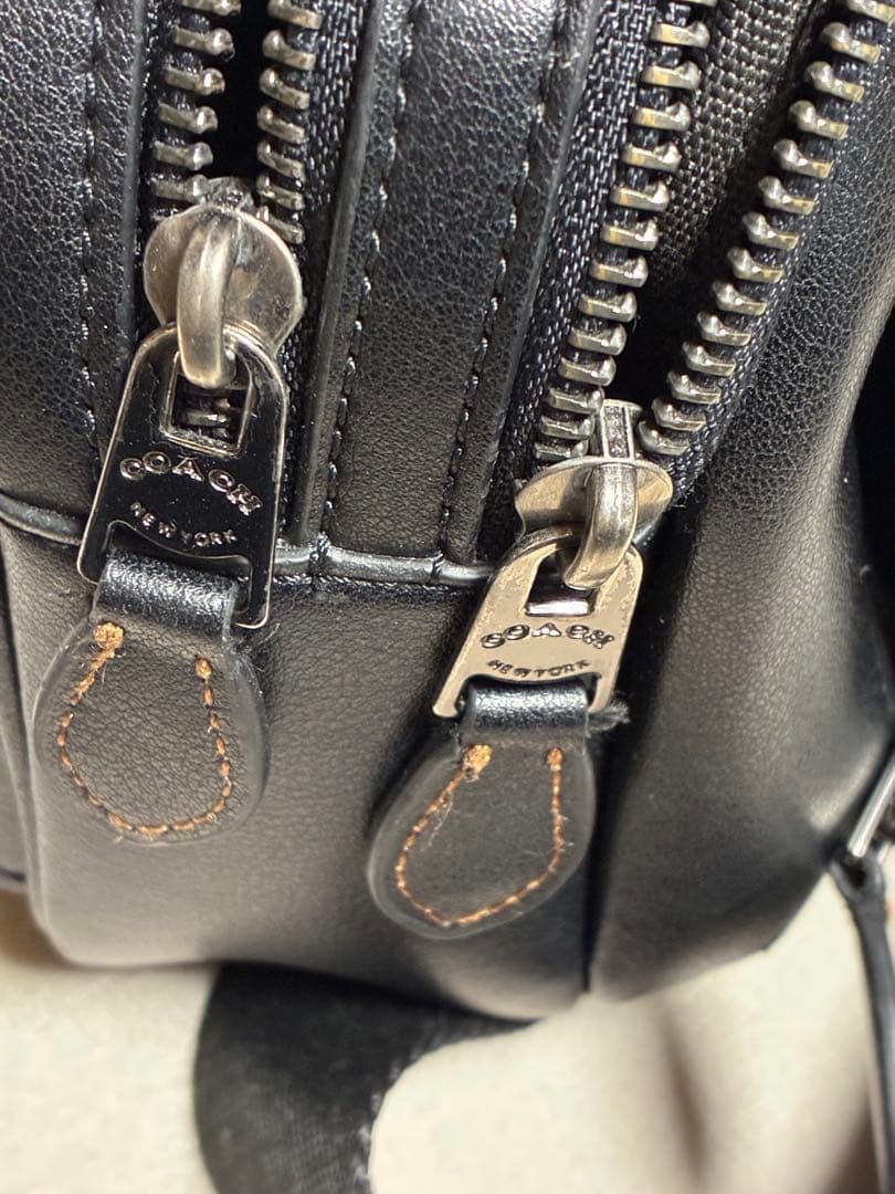 新年特割COACH ブラック レザー ショルダーバッグ　ヘタリなし