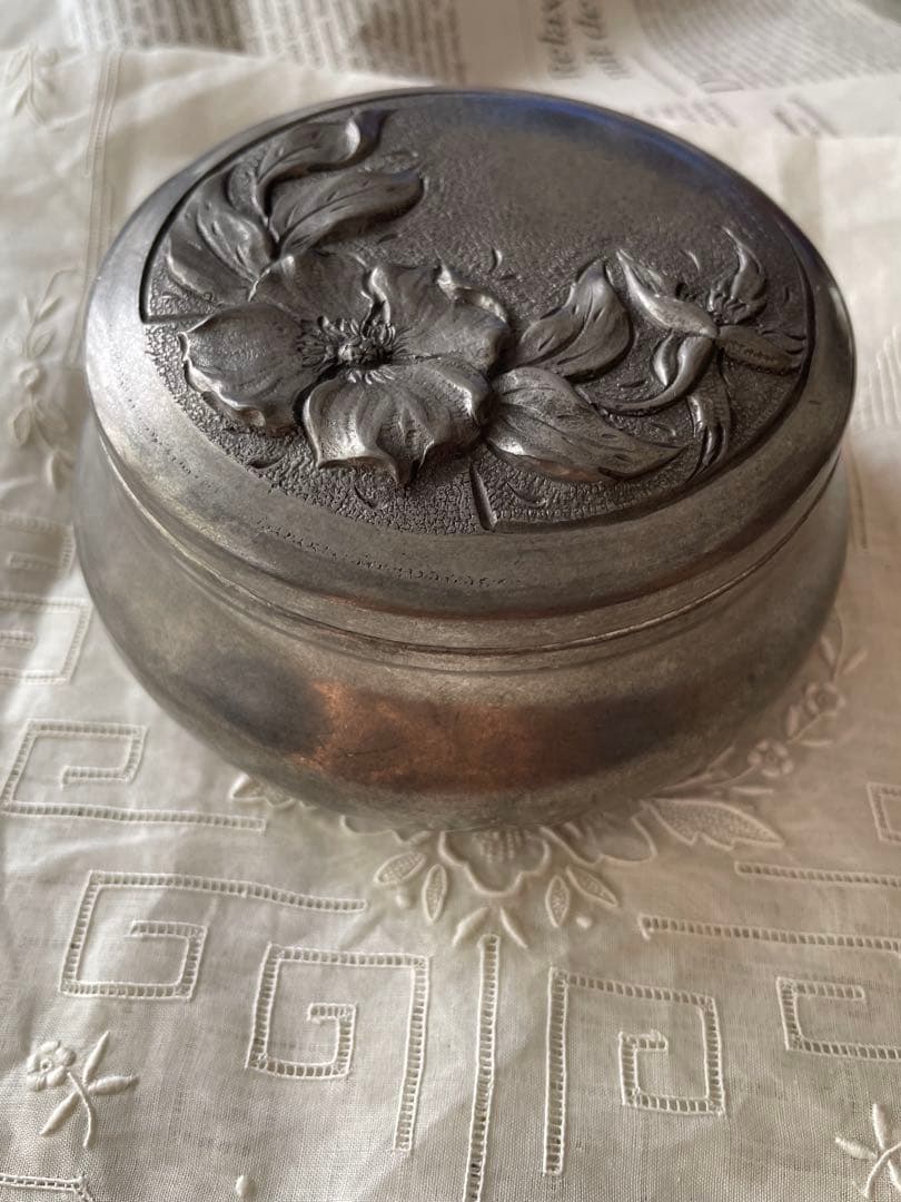 フランス　アンティーク　エタン花模様小物入れ