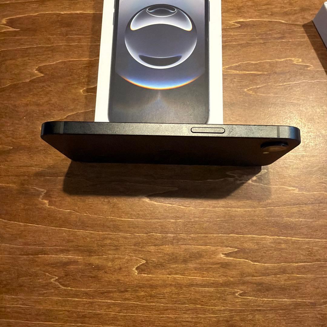 iPhone16e 128g ブラック　バッテリー99% 24時間以内発送