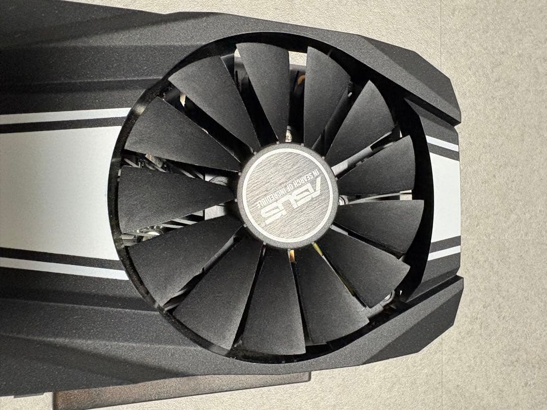 ASUS GTX 1660 Ti グラフィックボード
