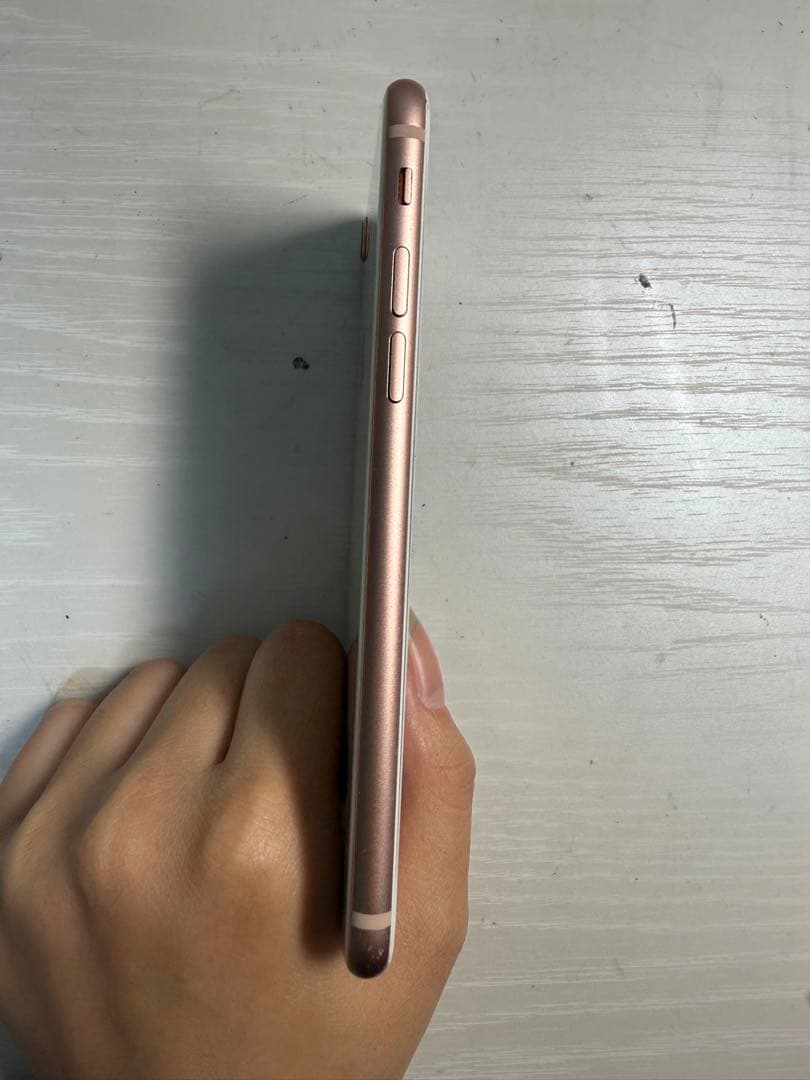 Apple iPhone 8 ピンクゴールド 本体　68GB