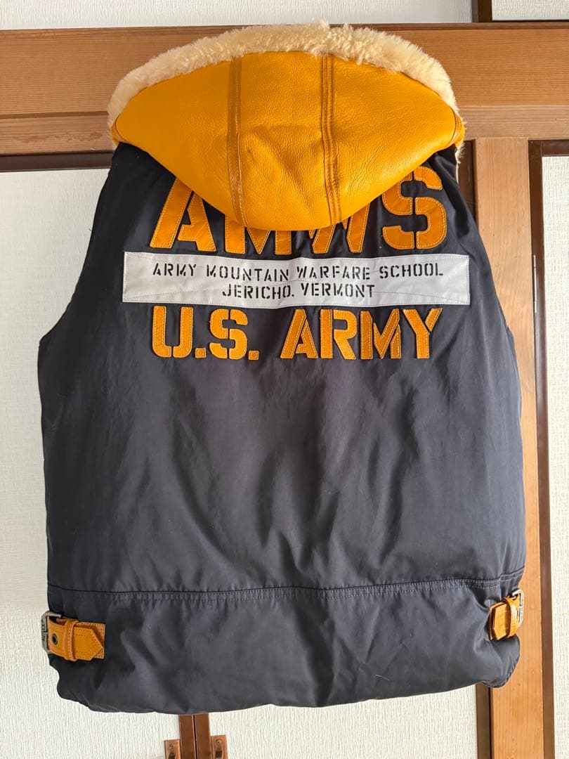 AVIREX ダウンベスト