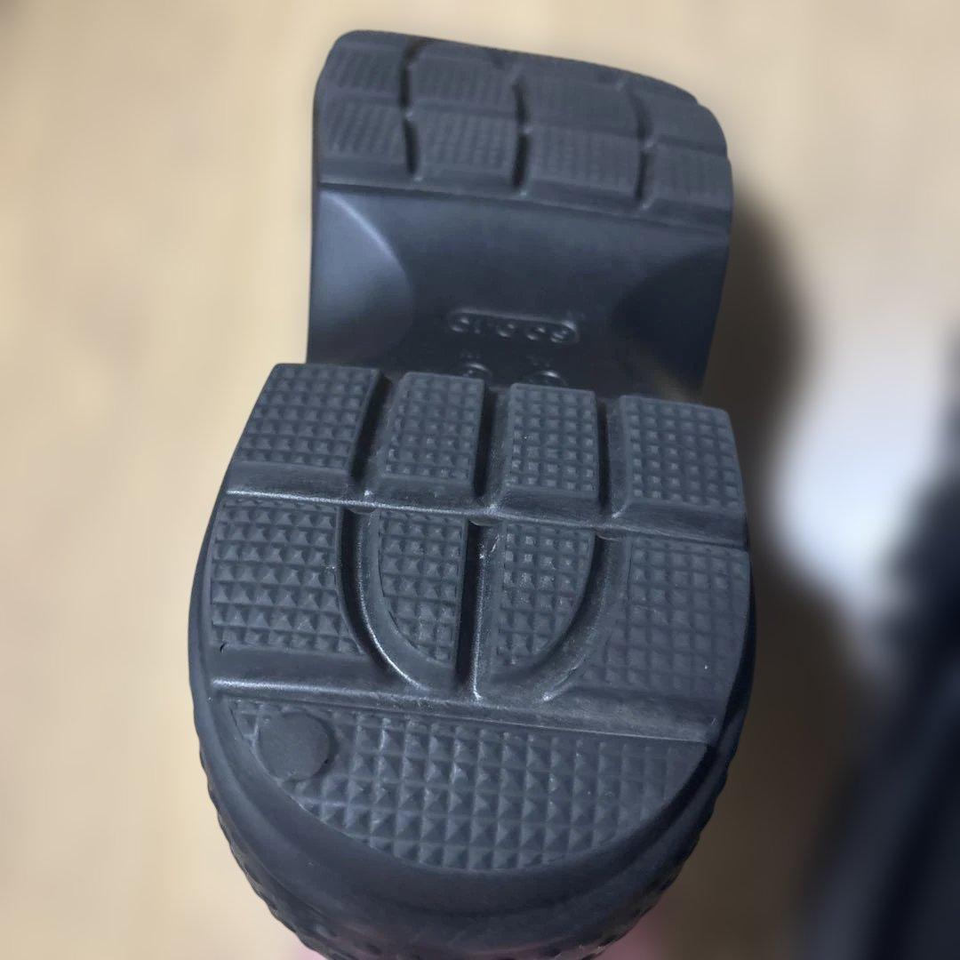 Crocs ストンプ エンベリッシュド クロッグ　ブラック クロッグサンダル