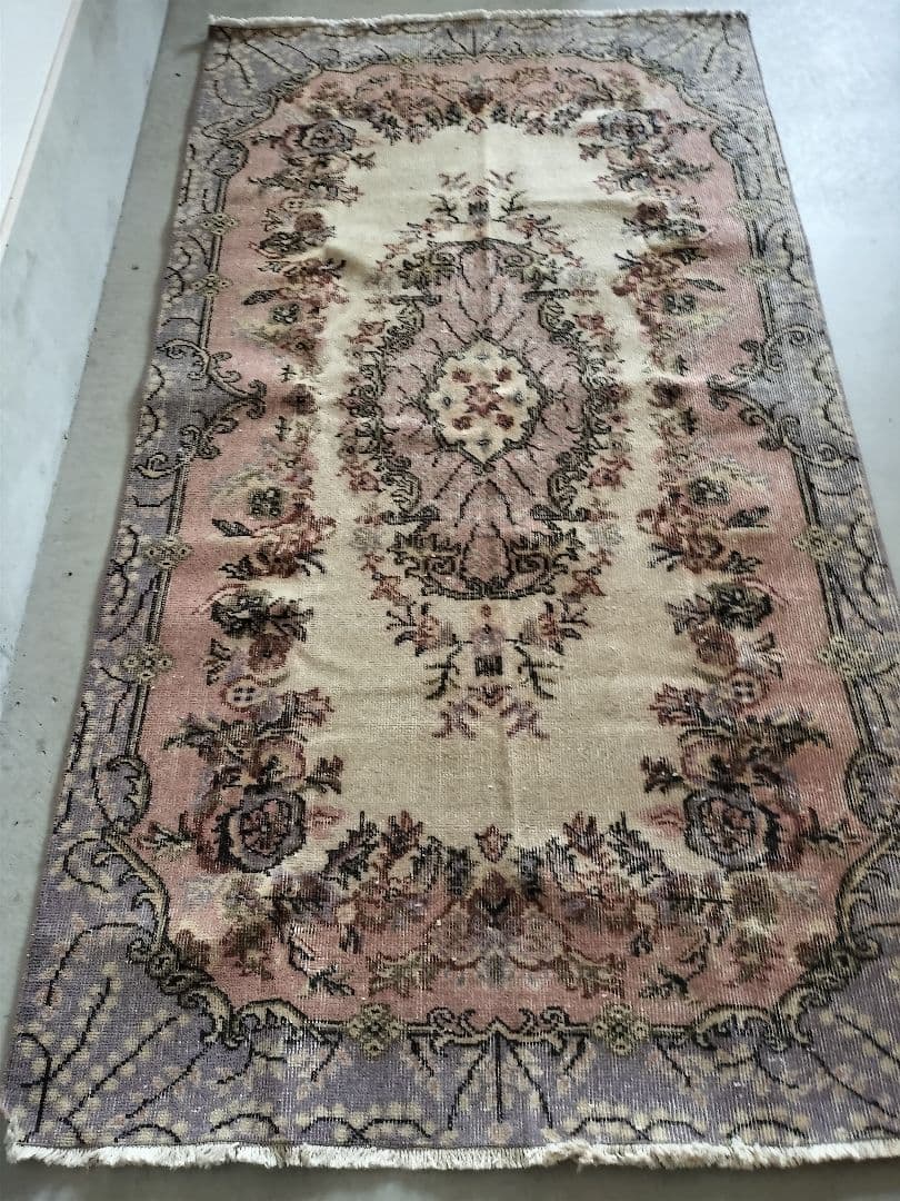 くすみピンクとグレーのヴィンテージトルコラグ　石田ゆり子さん　No.664