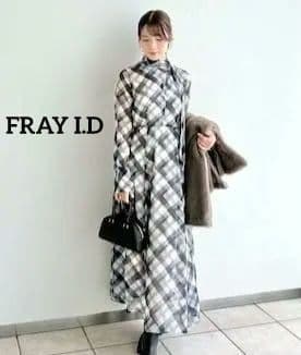 2025AW　FRAY I.D デザインボウタイシアープリントワンピース