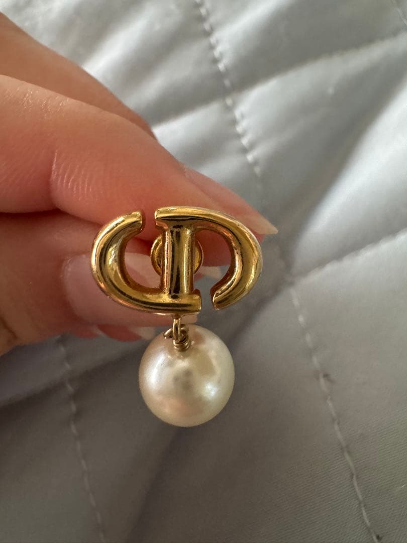 Dior パール付きピアス