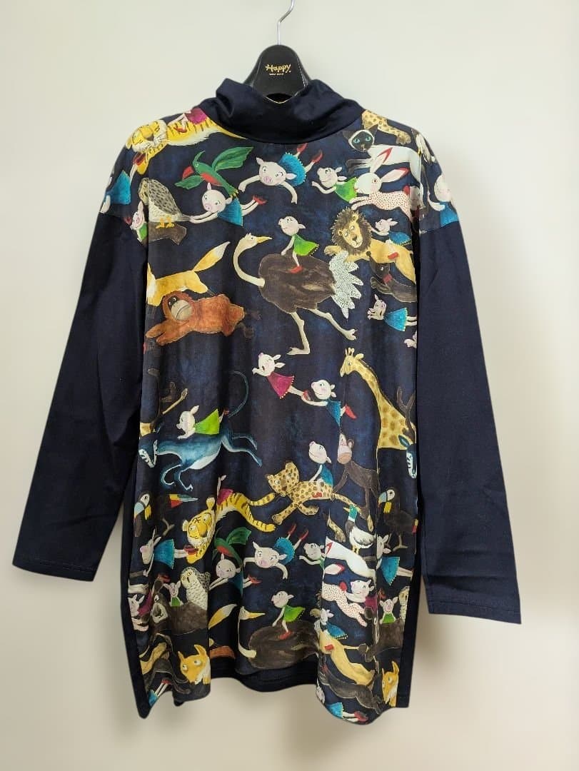 99mamaです。オレボレブラ♥️ぶたさんカラフル動物プリントネイビー