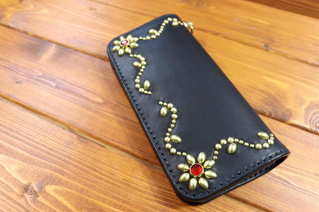 ☆フラワー　スタッズロングウォレット　☆