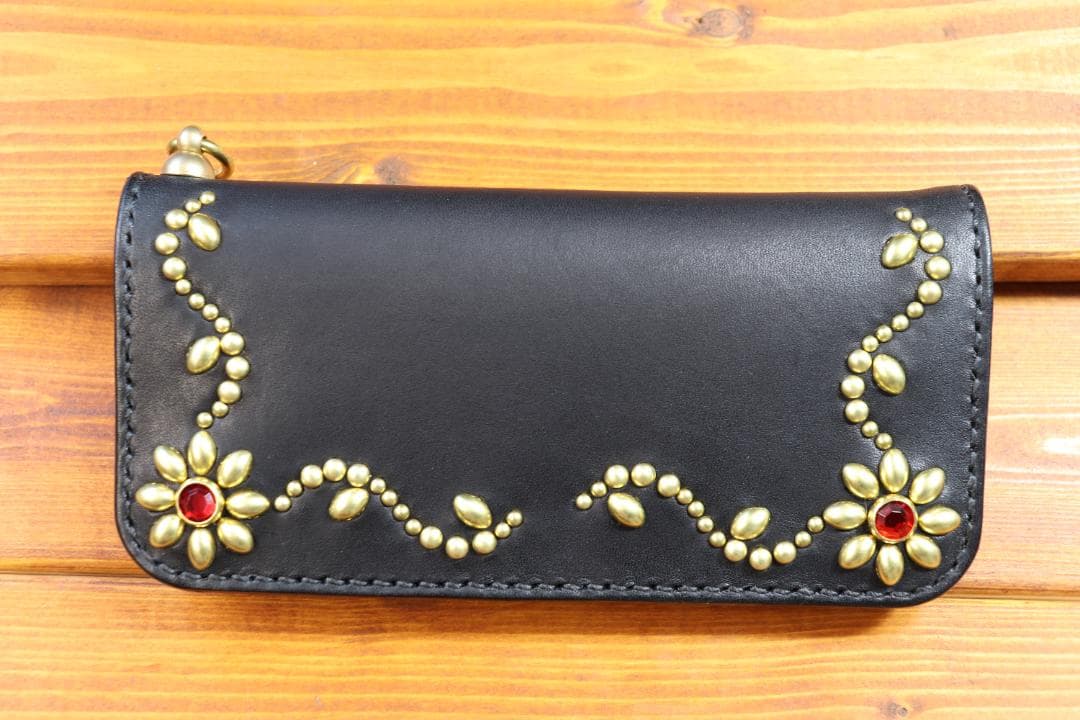 ☆フラワー　スタッズロングウォレット　☆